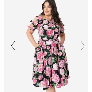NWT Floral Swing Dress with pockets